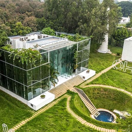 The Crystal Hall India'S Only All Glass Villa Bangalore Ngoại thất bức ảnh